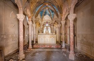 Petite chapelle sur Roman Robroek - Photos de bâtiments abandonnés