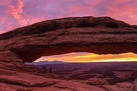 Mesa Arch, Canyonlands National Park, Utah, USA by Markus Lange