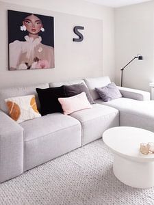 Modern portrait with a chic touch