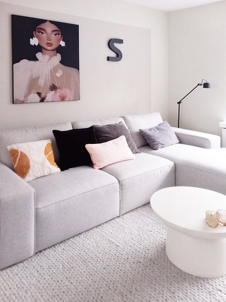 Modern portrait with a chic touch