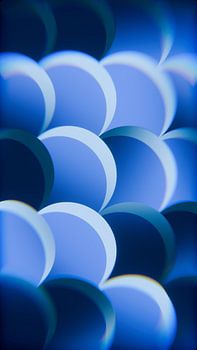 Abstrakte Kreisüberlagerung mit blauem Farbverlauf