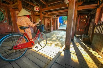 Japanse houten brug in Hoi An, Vietnam van Jan Fritz