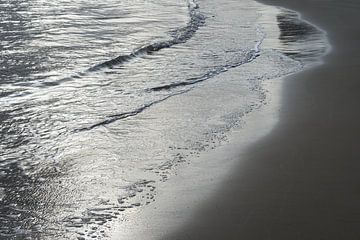 Eau grise argentée et sable 1