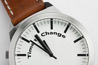 Horloge met tekst Time to Change von Tonko Oosterink Miniaturansicht