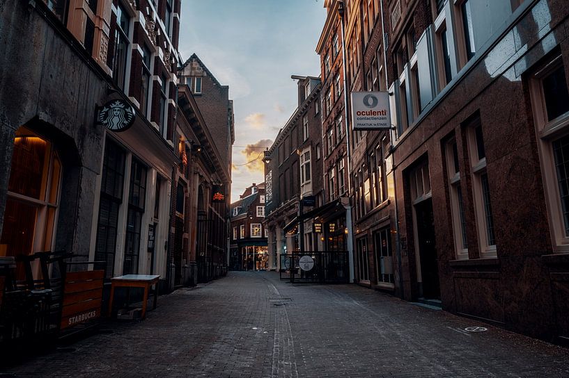 Wijde Kapelsteeg by Paul Poot