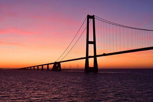 Le pont du Grand Belt au coucher du soleil
