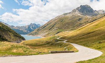 Straße durch die französischen Alpen von Mark den Boer
