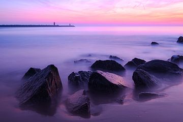 Scheveningen Vuurtorens tijdens zonsondergang van Caroline Guerain