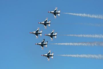 'Delta formation' van de U.S. Air Force Thunderbirds. van Jaap van den Berg