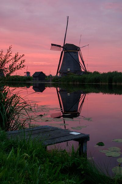 Kinderdijk na zonsondergang van Rob Saly