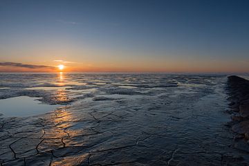 Rust op het Wad bij Koehool met structuur in de grond van Willie Kamminga