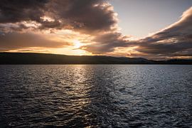 Schweden | Sonnenuntergang über dem Hallsjön-See von Dylan Winter Visuals