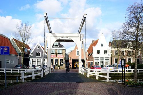 Klaar om de Kralingerbrug over te steken