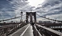 Auf der Brooklyn Bridge, New York City. von Anita Meis Miniaturansicht