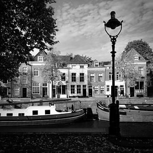 De Brede Haven van Den Bosch in zwart wit.