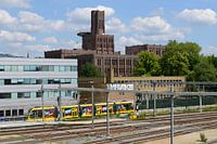 Inktpot en tram Uithoflijn bij Station Utrecht Centraal
