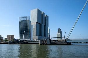 Wilhelminapier à Rotterdam vu de Noordereiland sur Rick Van der Poorten