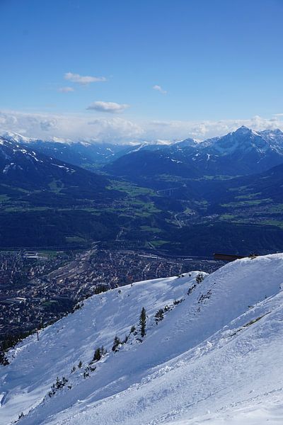 La neige en été avec vue sur Innsbruck et les Serles, Tyrol (Autriche) par Kelly Alblas