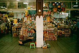 Lebensfreude am Stand: Vietnamesischer Markt in Bewegung von NZME Photography