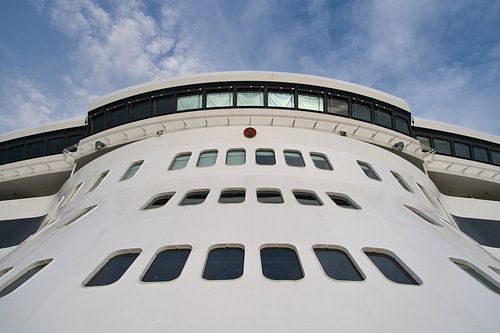 Omhoog kijken naar de brug