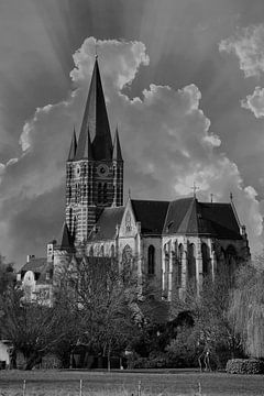 Black/White, Church, Sunset, Thorn. Limburg, The Netherlands van Maarten Kost