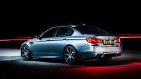Mat grijs BMW M5 30 jahre editon