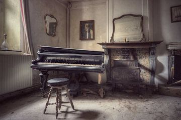 Urbex - Piano sur Angelique Brunas