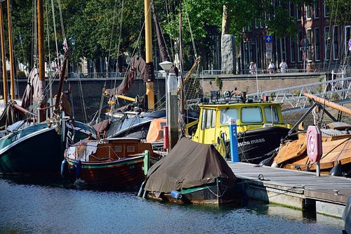 Kleurrijke mix van boten