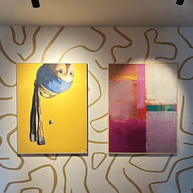 Kundenfoto: Vermeer Mädchen mit dem Perlenohrring auf den Kopf gestellt - Pop Art ockergelb von Miauw Studio, als ArtFrame