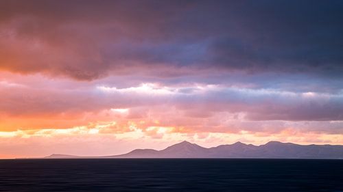 Morgendliche Bergkette 