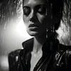 Femme sous la pluie - Amour et passion sur Dunto Venaar