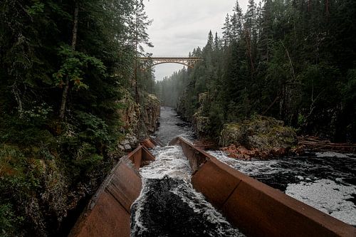 Paysage naturel suédois - Pont ferroviaire près de Storstupet, à Orsa