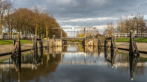 Der Willemsvaart ist ein Kanal in der niederländischen Stadt Zwolle, der vom Stadtzentrum von Zwolle