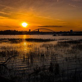 Coucher de soleil sur Nijmegen sur Jeroen Mank