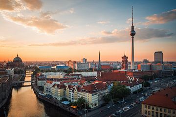 Berlin – Sunset Skyline van Alexander Voss