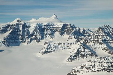 Bergkämme des Geikie-Plateaus in Grönland von Dina Dankers