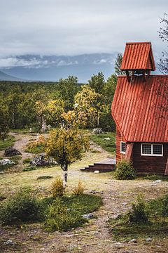 Die charakteristische Kirche bei Nikkaluokta | Schweden von Merlijn Arina Photography