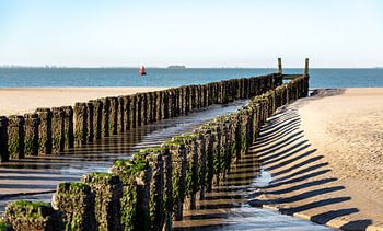 Strandpalen bij eb 2