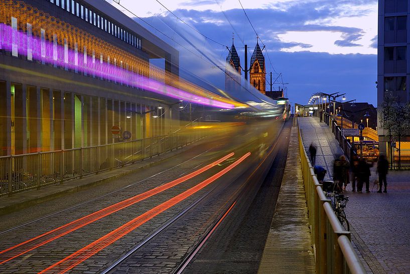 Lichtspuren in Freiburg von Patrick Lohmüller