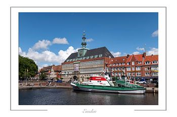 Emden Niedersachsen Deutschland Rathaus am Hafen.