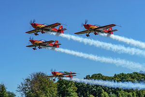 Die Royal Jordanian Falcons heben zur Demo ab.