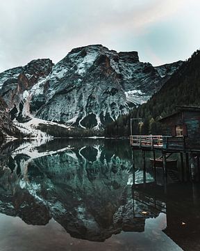 Pragser Wildsee am Abend von Tobias Baur