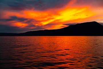 Sonnenuntergang über Tierra del Fuego, Argentinien von Ron Van Rutten