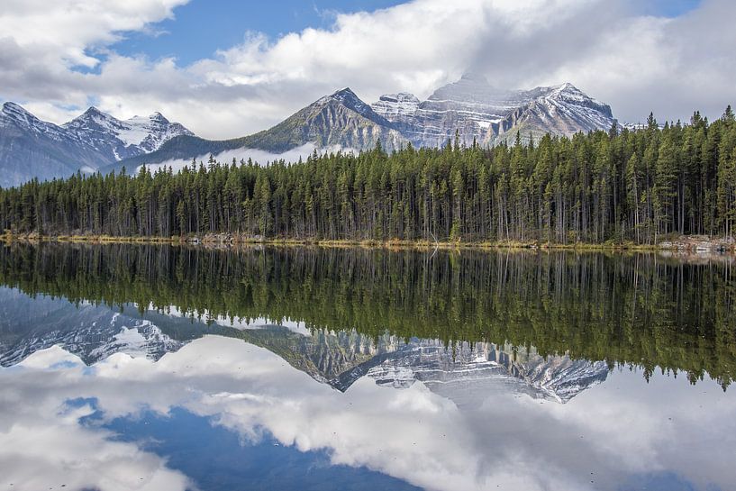 Mirror lake  by Ben Bokeh