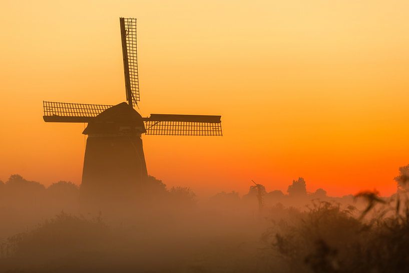 Moulin à vent de Twiske avec lever de soleil et brouillard épais par Jolijn Lemstra fotografie