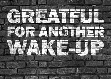 Wake-up graffiti tekstontwerp in zwart en wit
