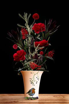 Rode bloemen in vaas van Klaartje Majoor