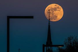 Vollmond über Roermond von Bert van Leeuwen