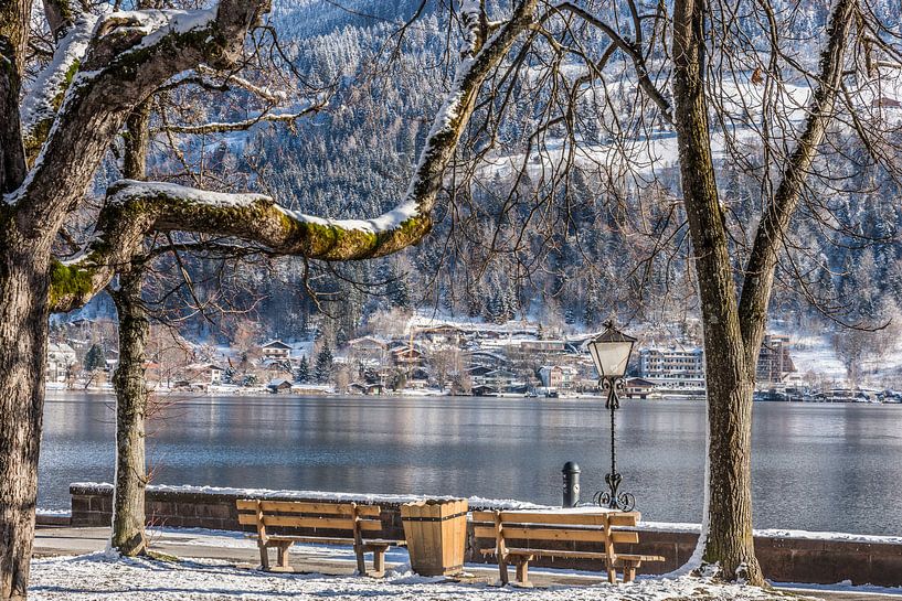 Benches at the lake of Zell am See (A) by Martine Dignef