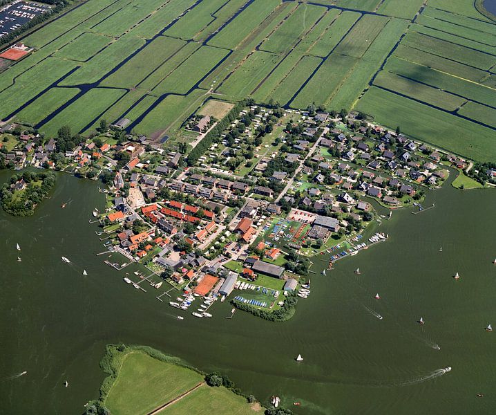 Vue aérienne du village de Kaag sur l'île de Kager par Frans Rombout